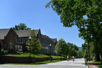 Oak Street on UTC campus